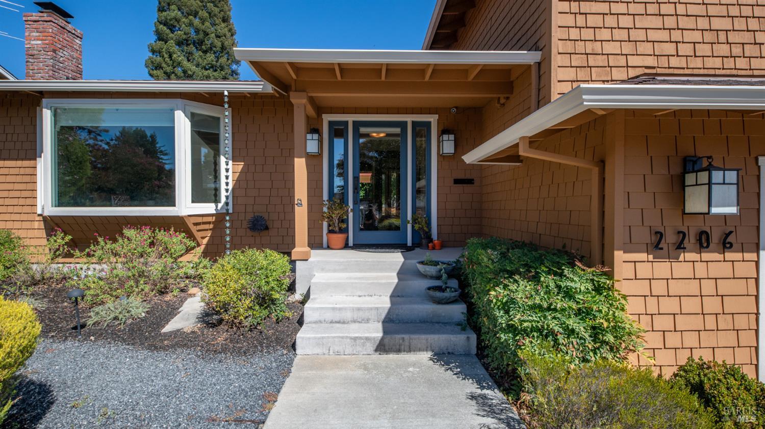 2206 Oak Hill Drive Santa Rosa CA 95404