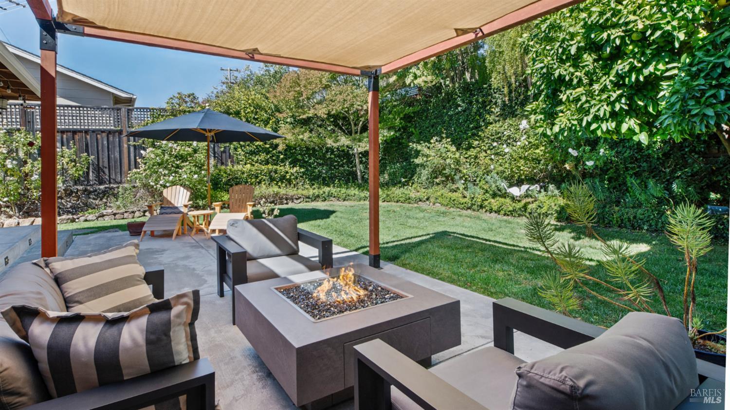2206 Oak Hill Drive Santa Rosa CA 95404
