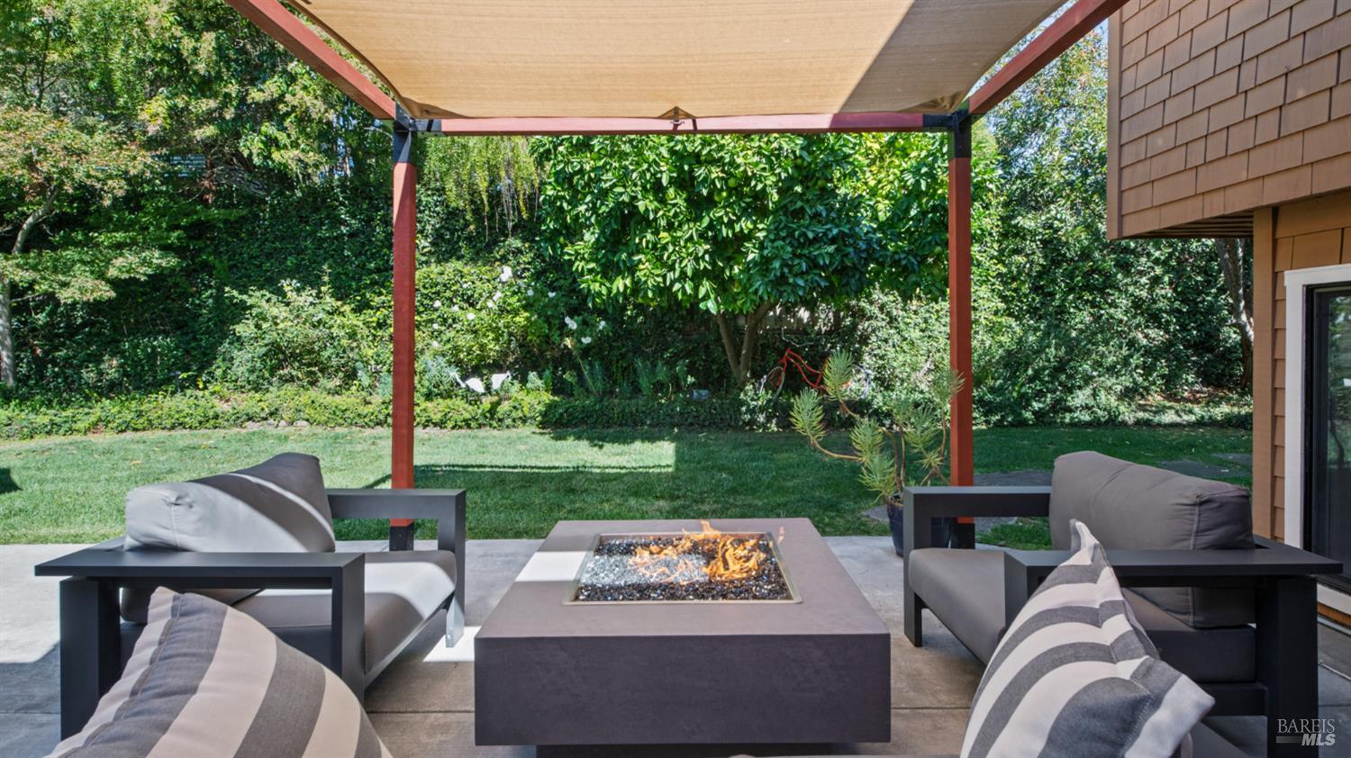 2206 Oak Hill Drive Santa Rosa CA 95404