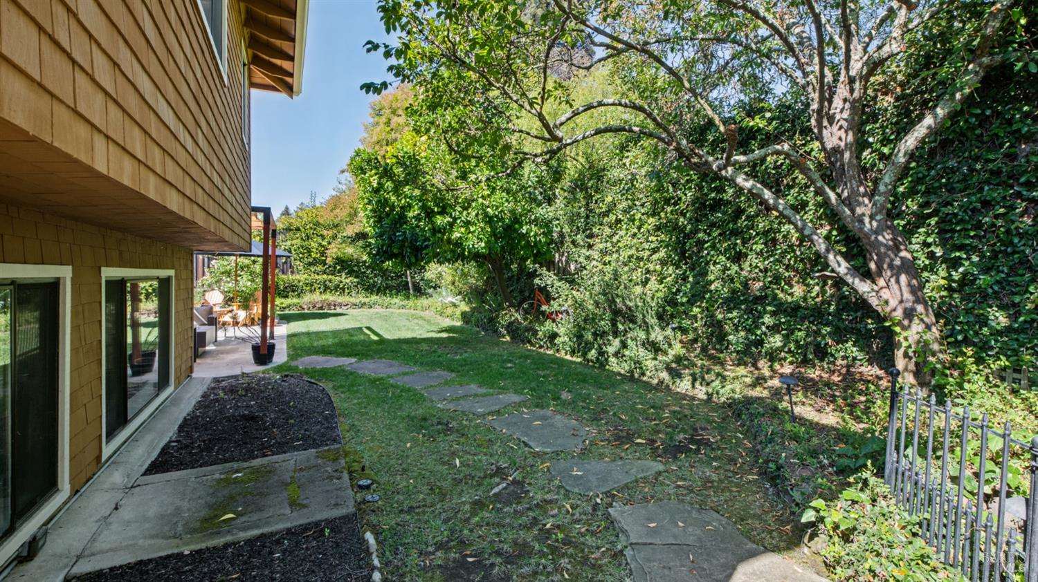 2206 Oak Hill Drive Santa Rosa CA 95404