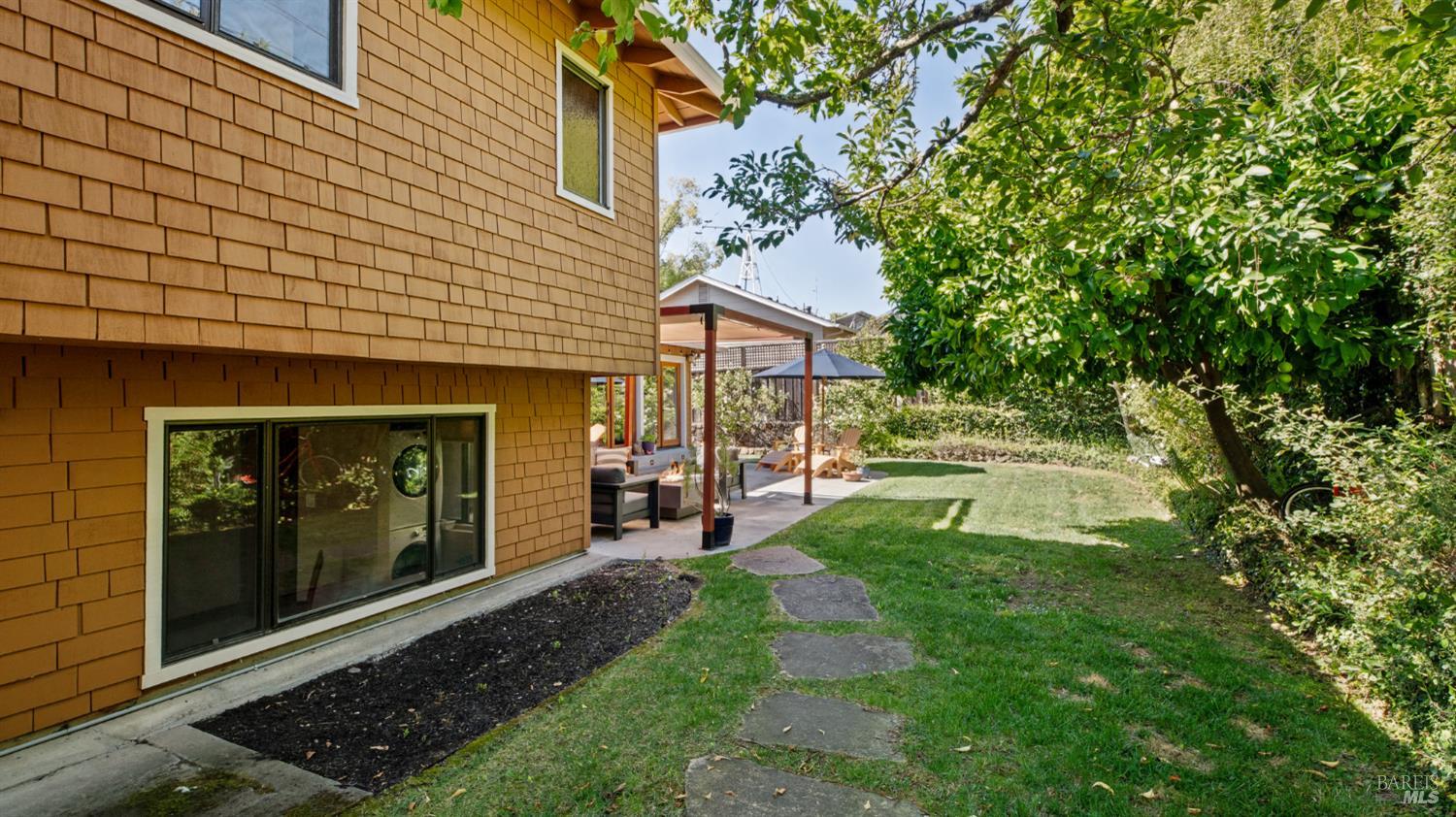 2206 Oak Hill Drive Santa Rosa CA 95404