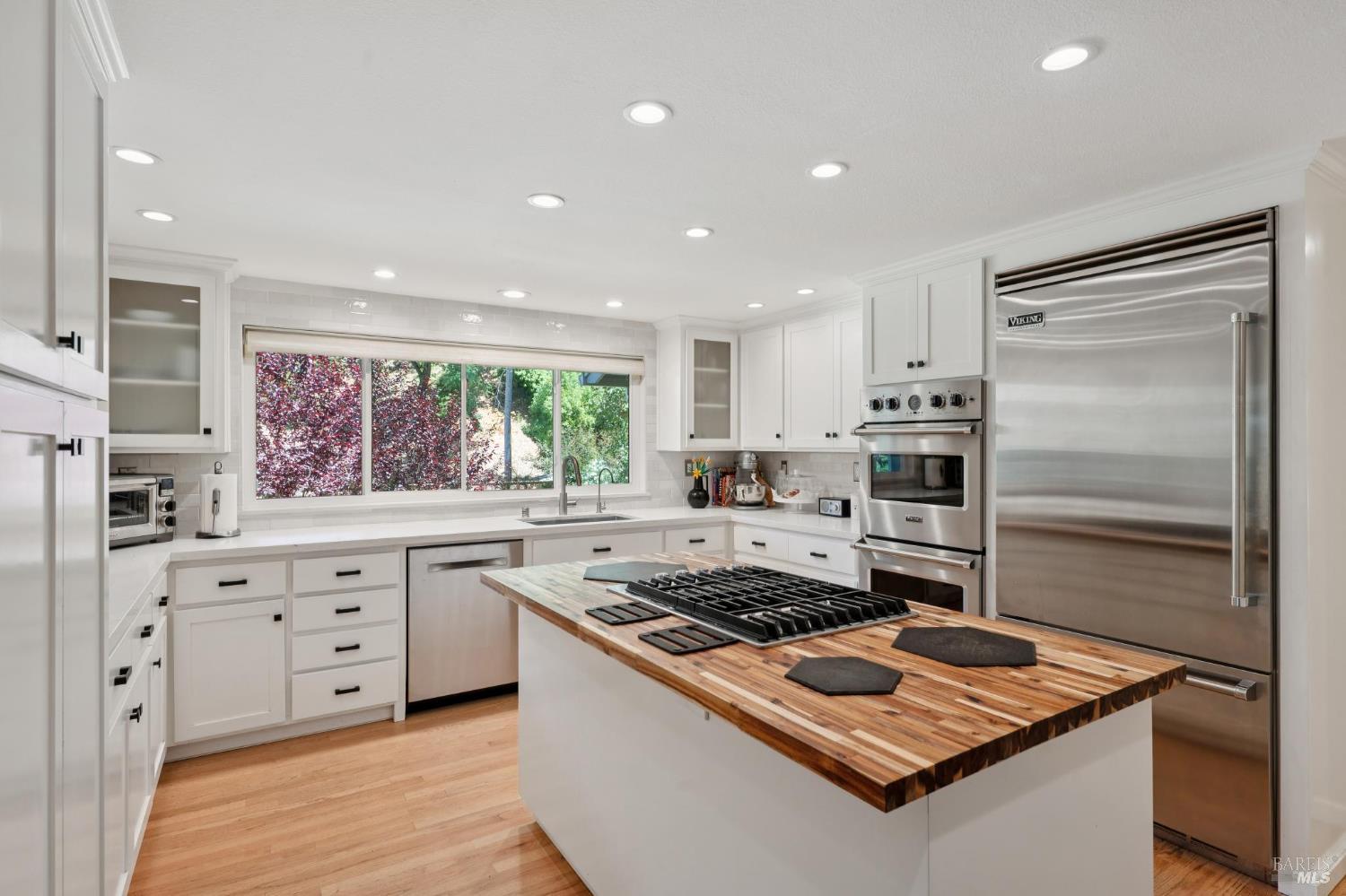 16 Wentworth Lane Novato CA 94949