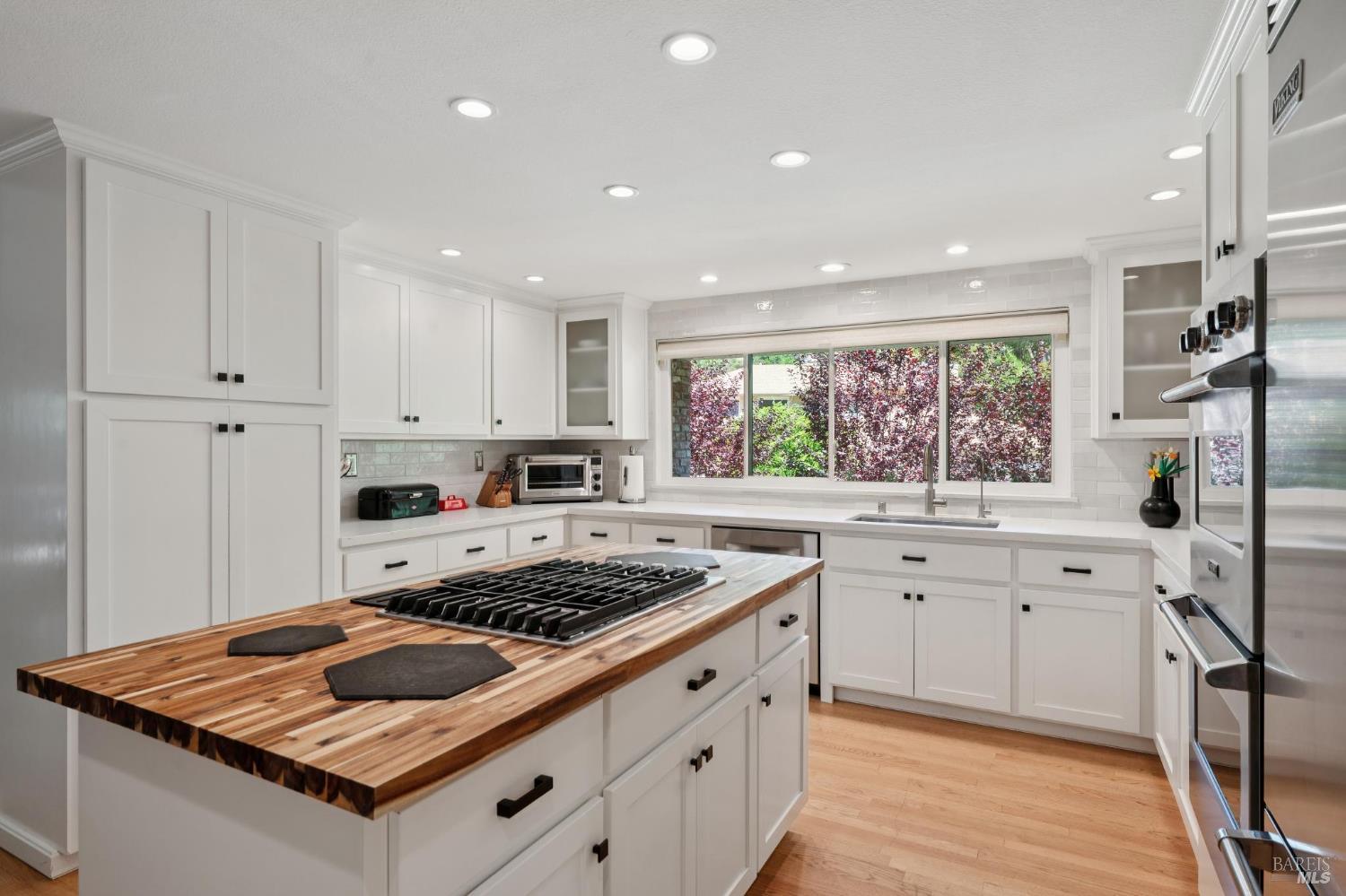 16 Wentworth Lane Novato CA 94949