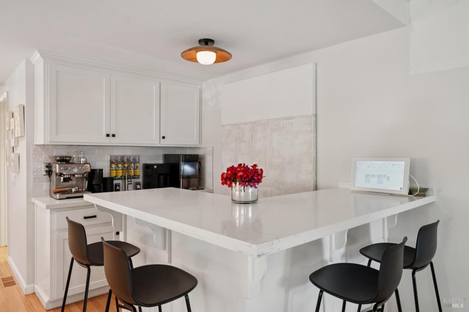 16 Wentworth Lane Novato CA 94949