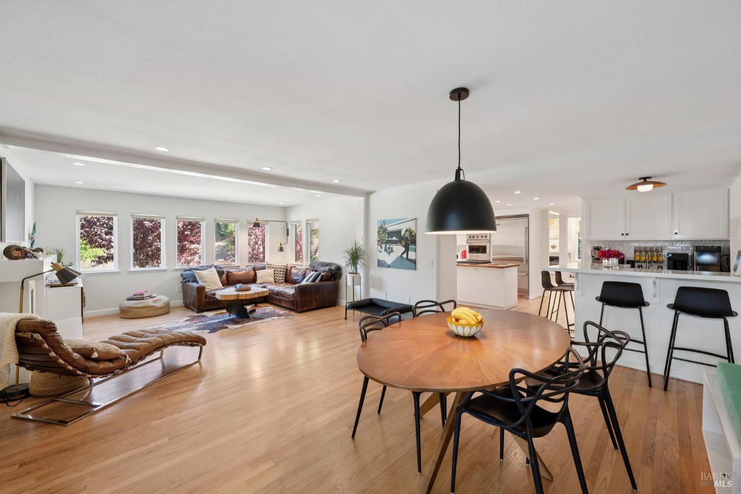 16 Wentworth Lane Novato CA 94949