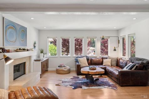 16 Wentworth Lane Novato CA 94949