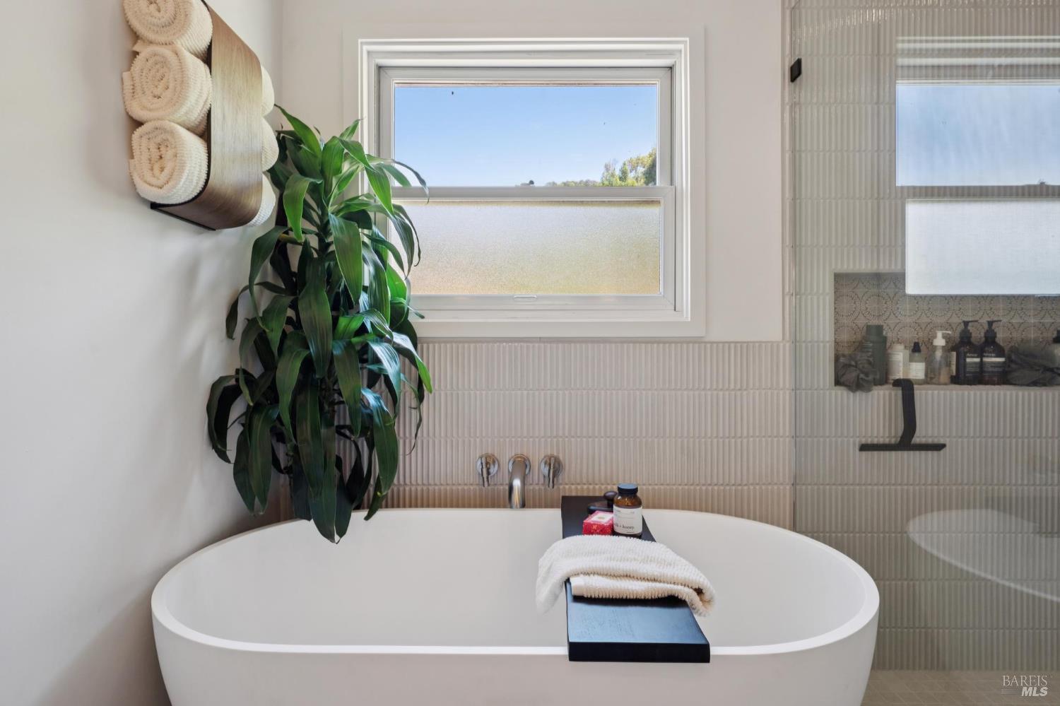 16 Wentworth Lane Novato CA 94949