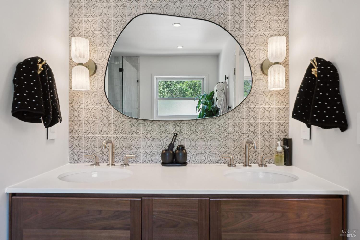 16 Wentworth Lane Novato CA 94949