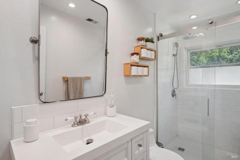 16 Wentworth Lane Novato CA 94949