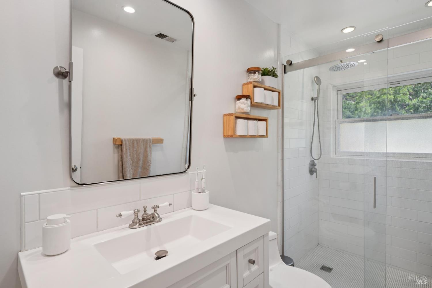 16 Wentworth Lane Novato CA 94949