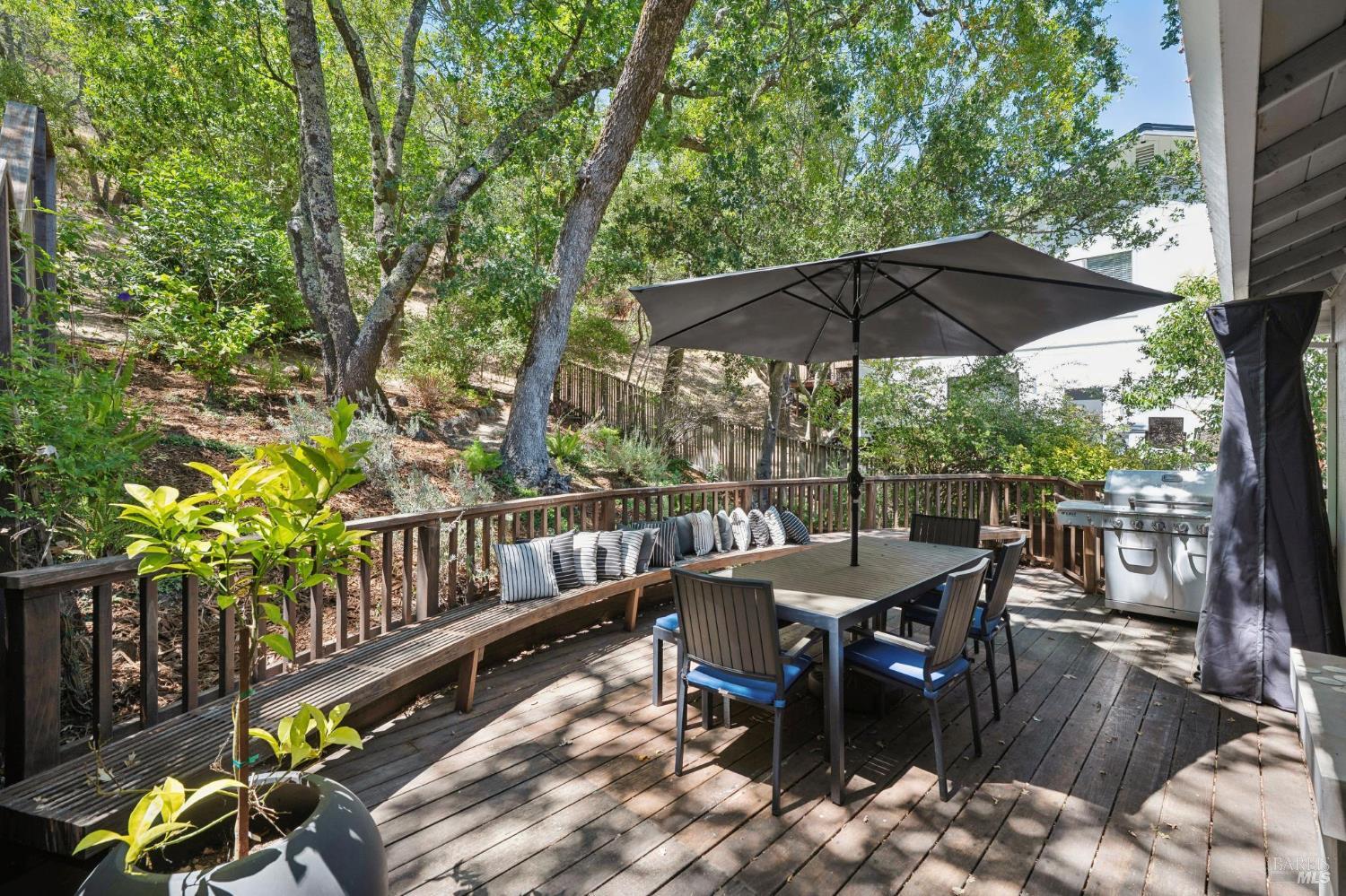 16 Wentworth Lane Novato CA 94949