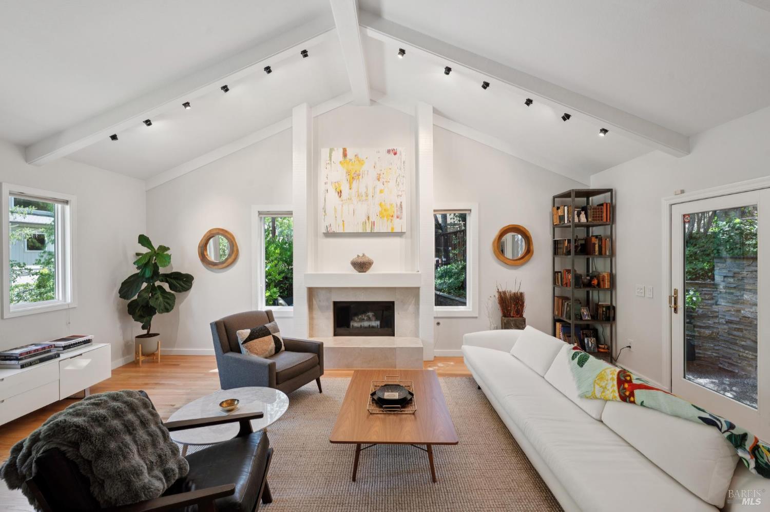 16 Wentworth Lane Novato CA 94949