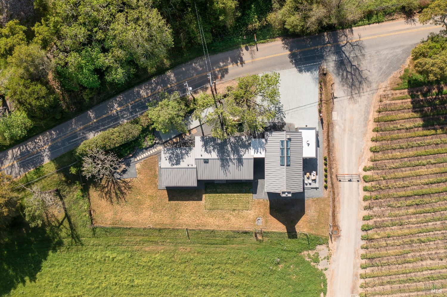 2998 W Dry Creek Road Healdsburg CA 95448