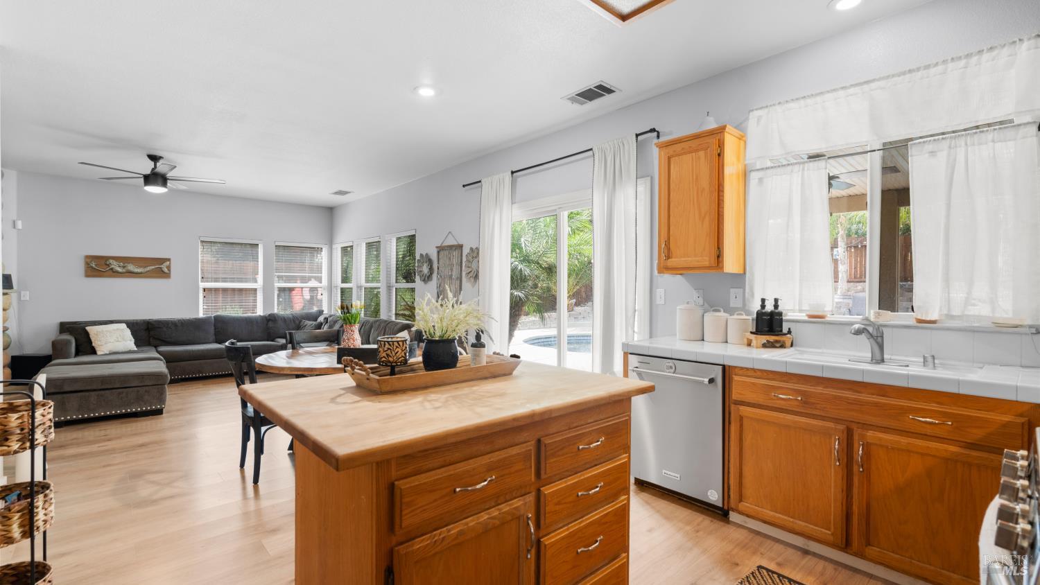 885 Kells Circle Vacaville CA 95688