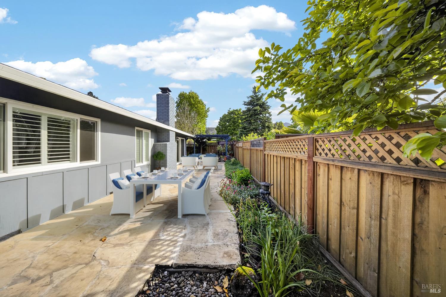339 Mockingbird Circle Santa Rosa CA 95409