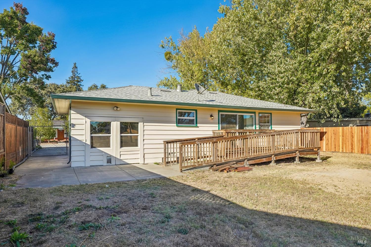 1492 Gloria Drive Santa Rosa CA 95407