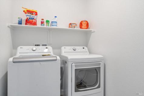 1594 NE Waterside Lane NE Rohnert Park CA 94928