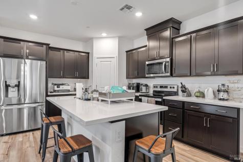 1594 NE Waterside Lane NE Rohnert Park CA 94928