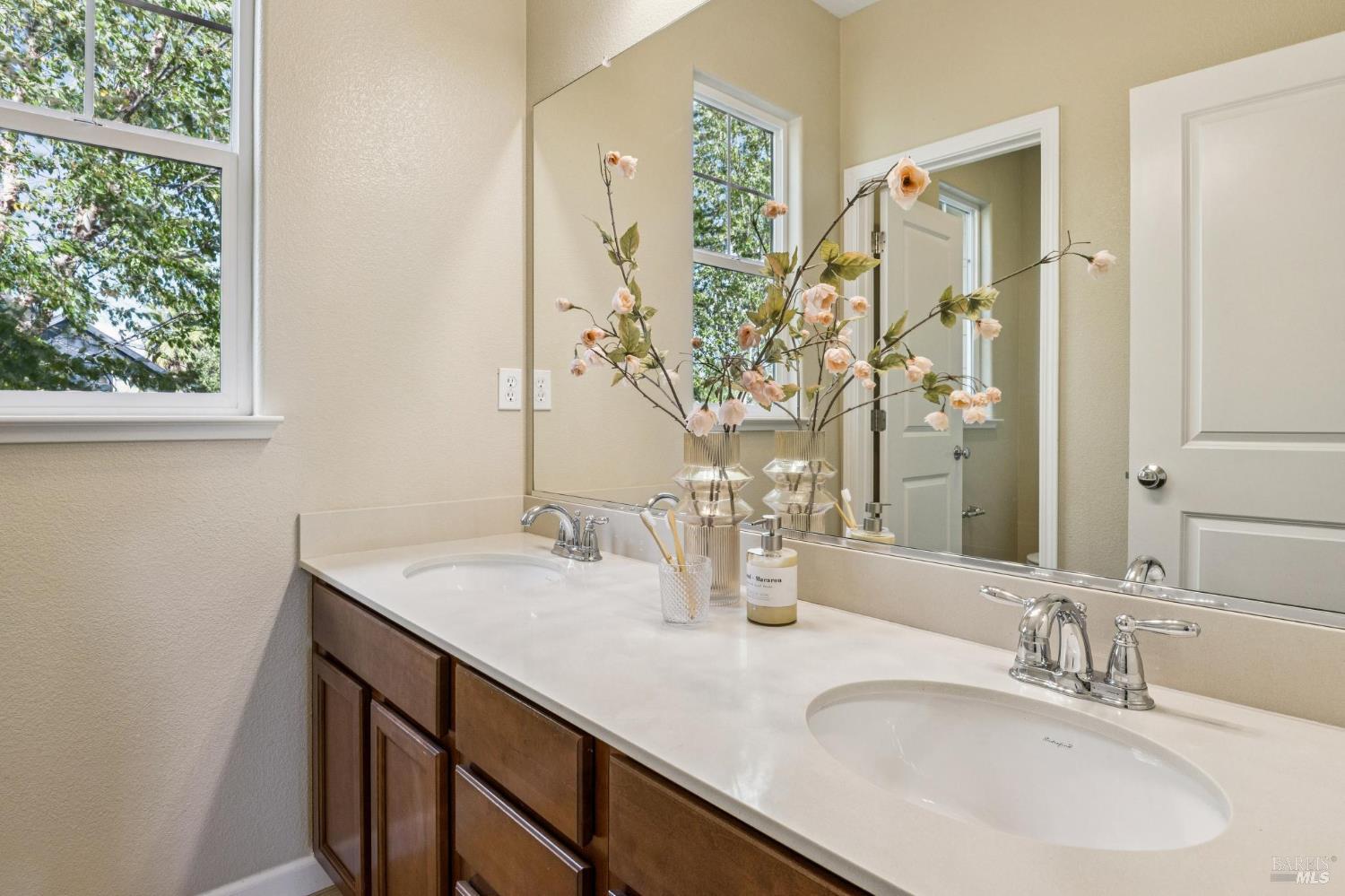 1688 Southview Drive Petaluma CA 94954