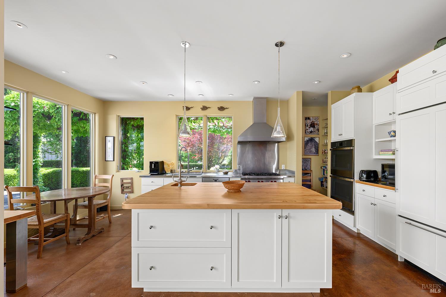 6003-6017 Red Winery Road Geyserville CA 95441