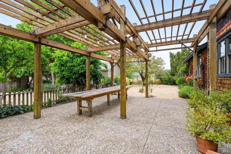 6003-6017 Red Winery Road Geyserville CA 95441
