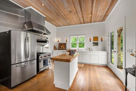 6003-6017 Red Winery Road Geyserville CA 95441