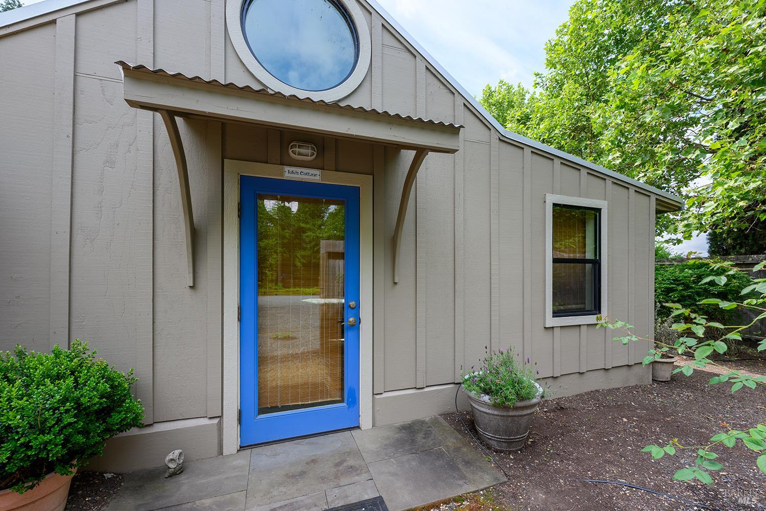 6003-6017 Red Winery Road Geyserville CA 95441