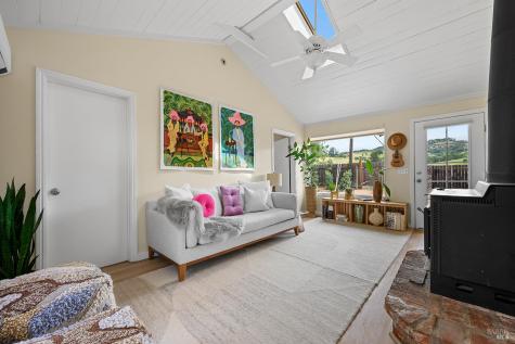 6003-6017 Red Winery Road Geyserville CA 95441