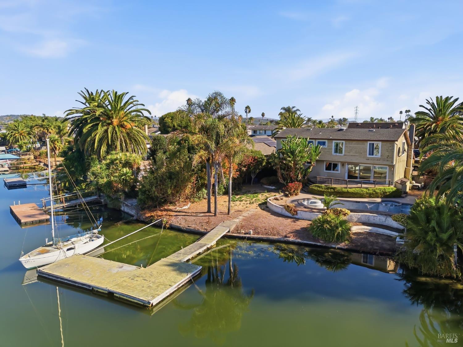 36 Del Oro Lagoon Novato CA 94949