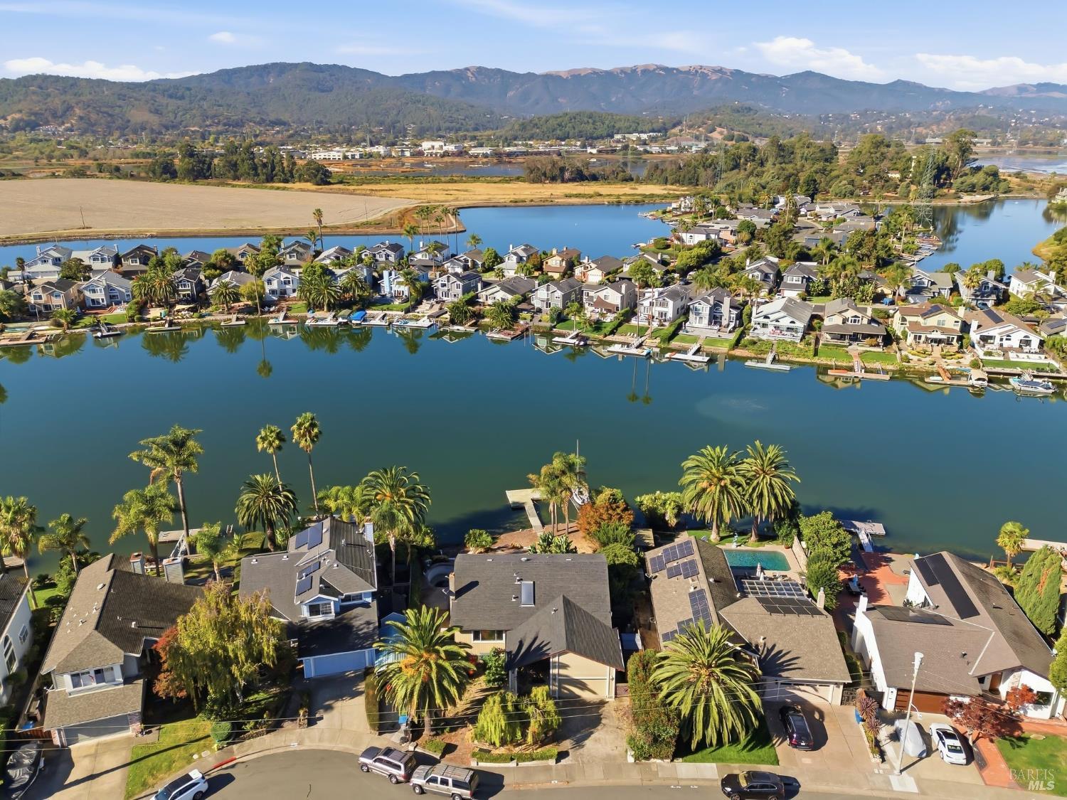36 Del Oro Lagoon Novato CA 94949