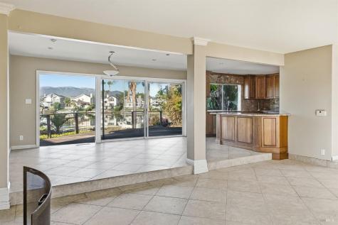 36 Del Oro Lagoon Novato CA 94949