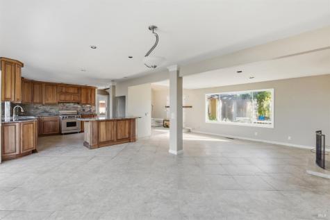 36 Del Oro Lagoon Novato CA 94949