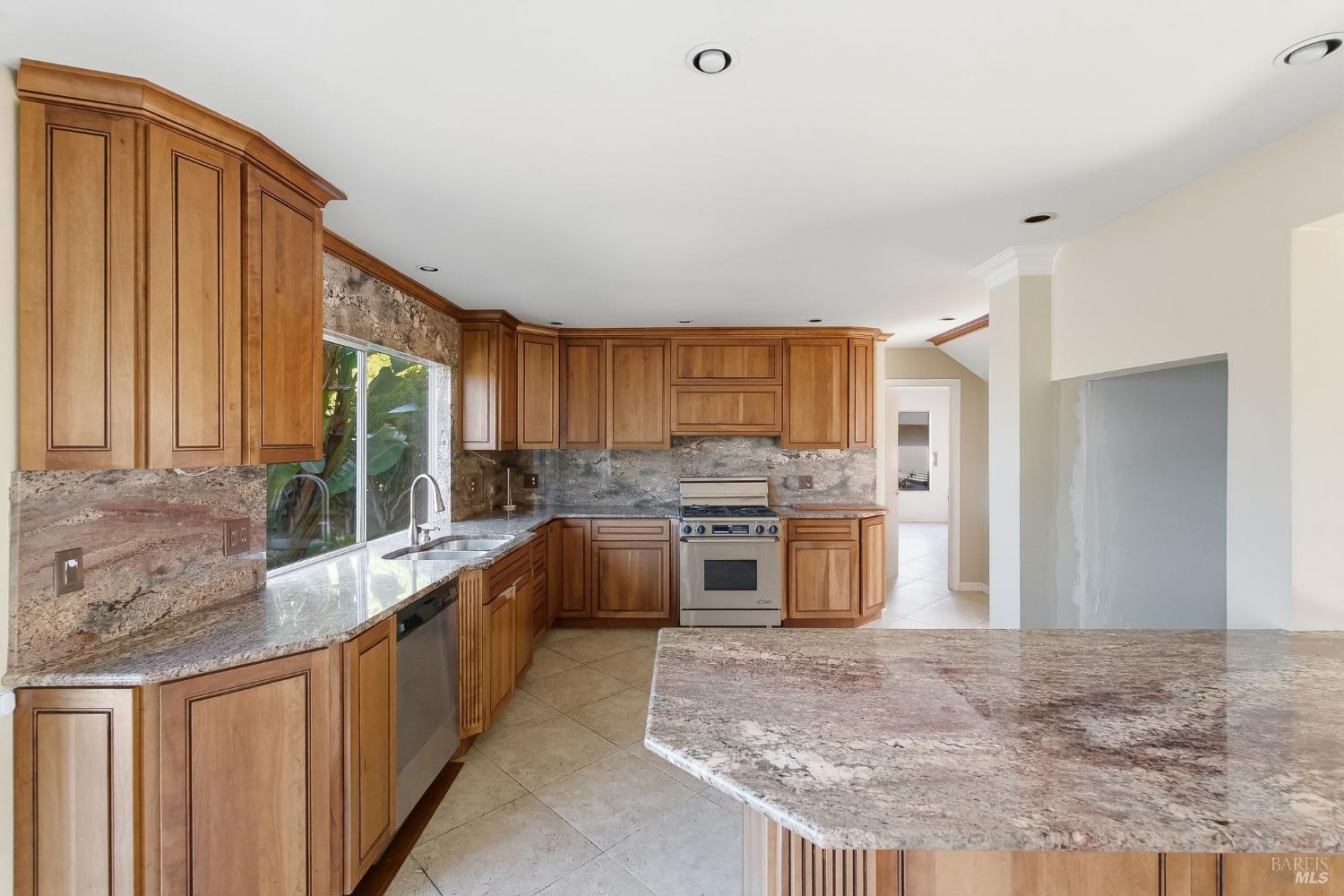 36 Del Oro Lagoon Novato CA 94949