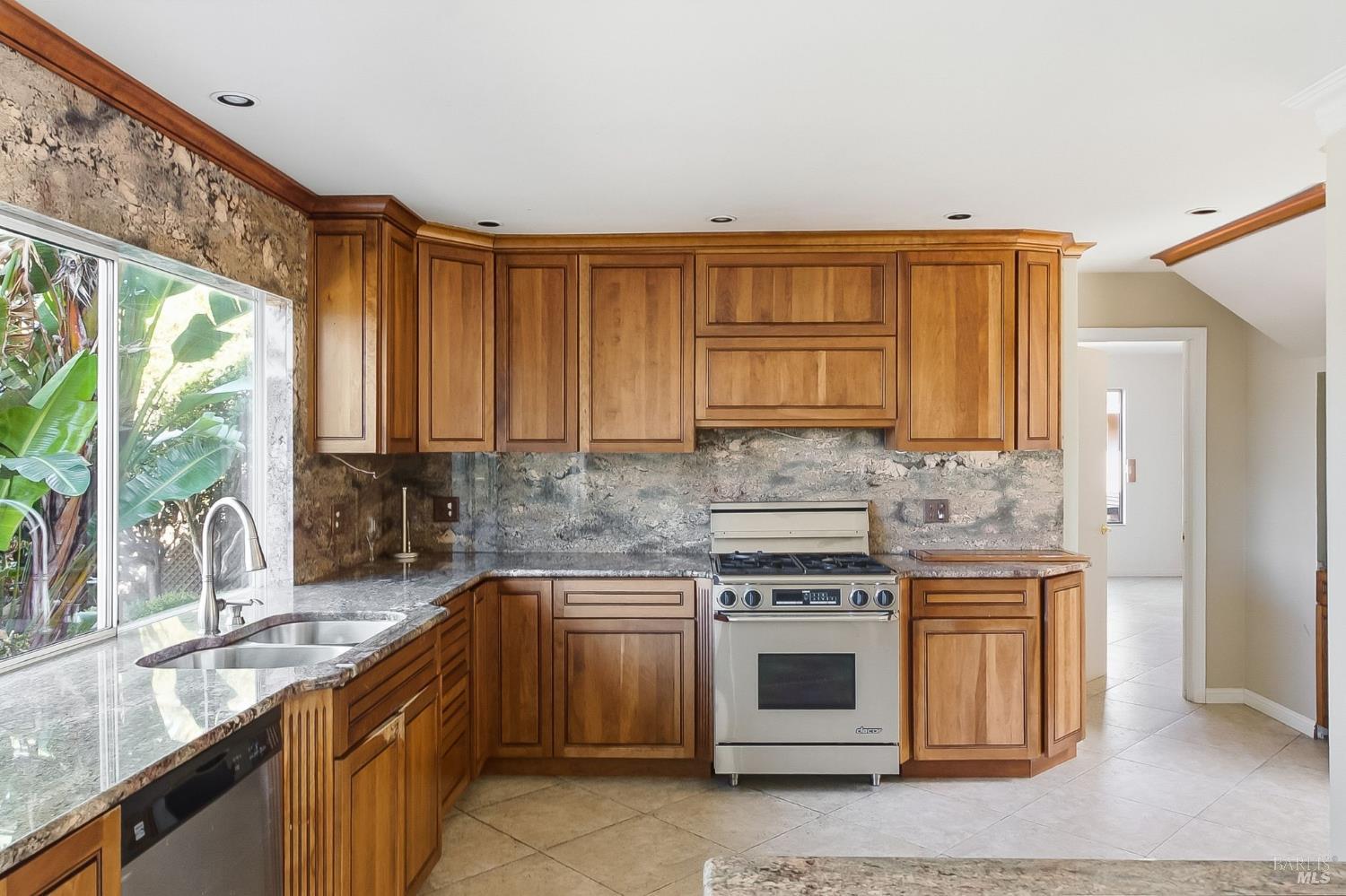 36 Del Oro Lagoon Novato CA 94949