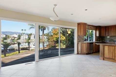36 Del Oro Lagoon Novato CA 94949