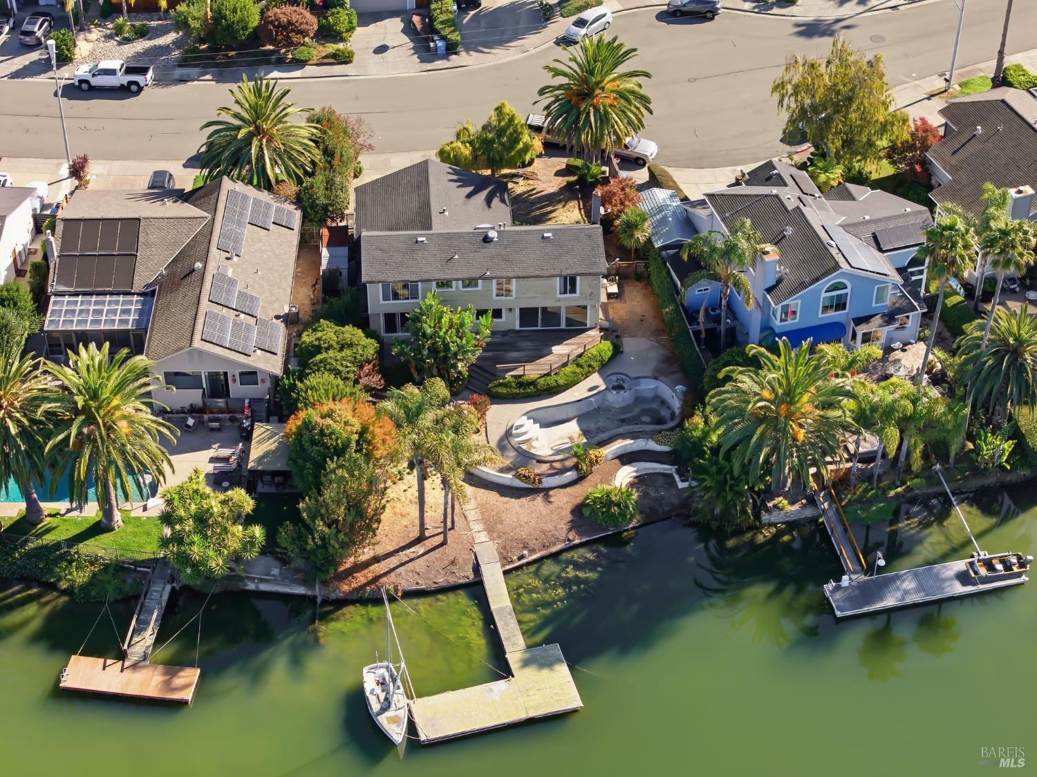 36 Del Oro Lagoon Novato CA 94949