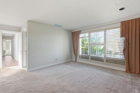 36 Del Oro Lagoon Novato CA 94949