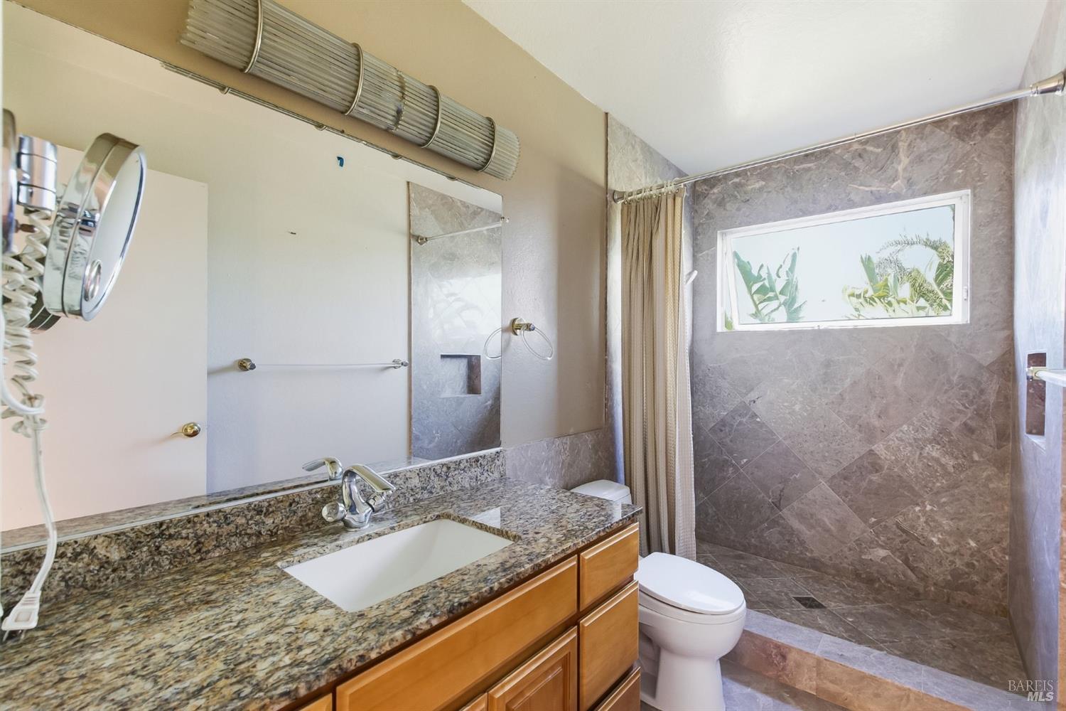 36 Del Oro Lagoon Novato CA 94949