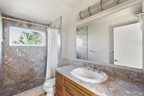 36 Del Oro Lagoon Novato CA 94949