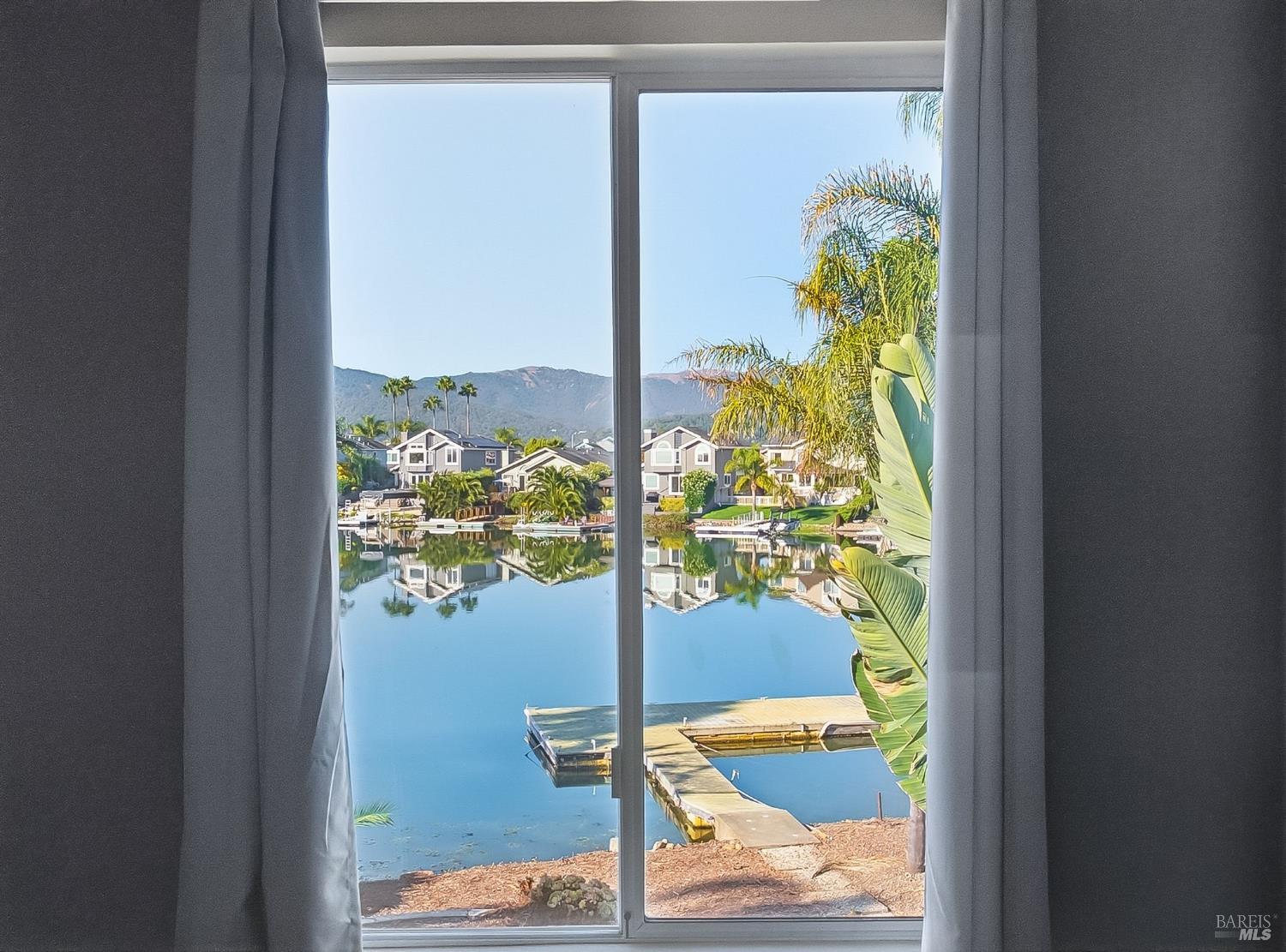 36 Del Oro Lagoon Novato CA 94949