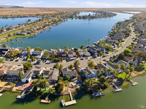 36 Del Oro Lagoon Novato CA 94949