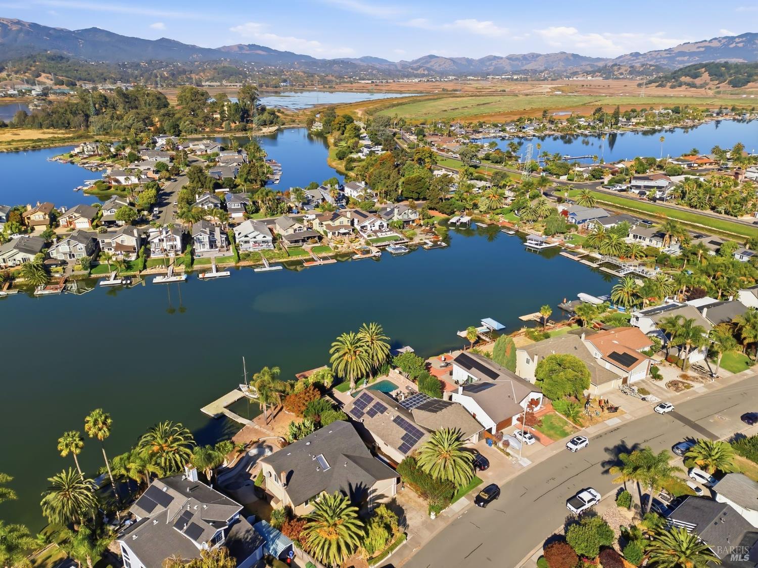 36 Del Oro Lagoon Novato CA 94949