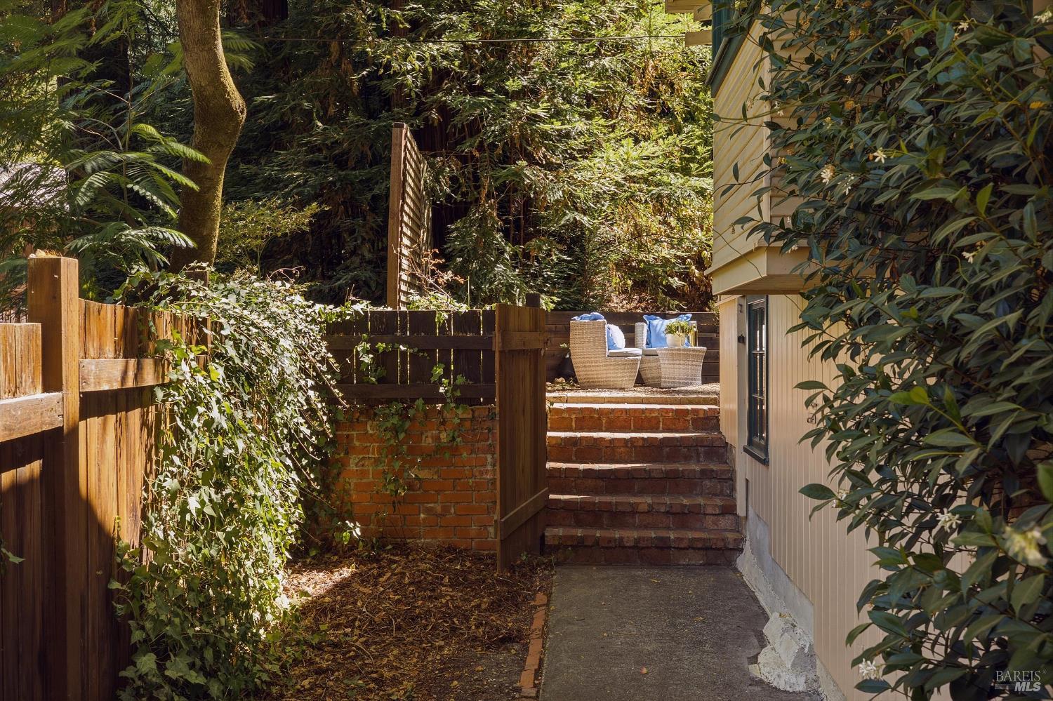 11725 Tunstall Drive Guerneville CA 95446