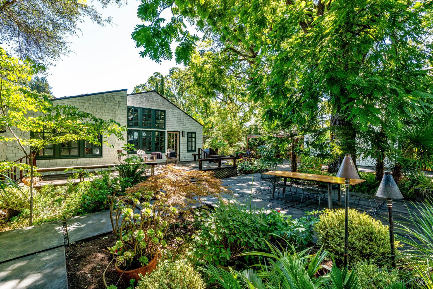 6641-6641A Yount Street Yountville CA 94599