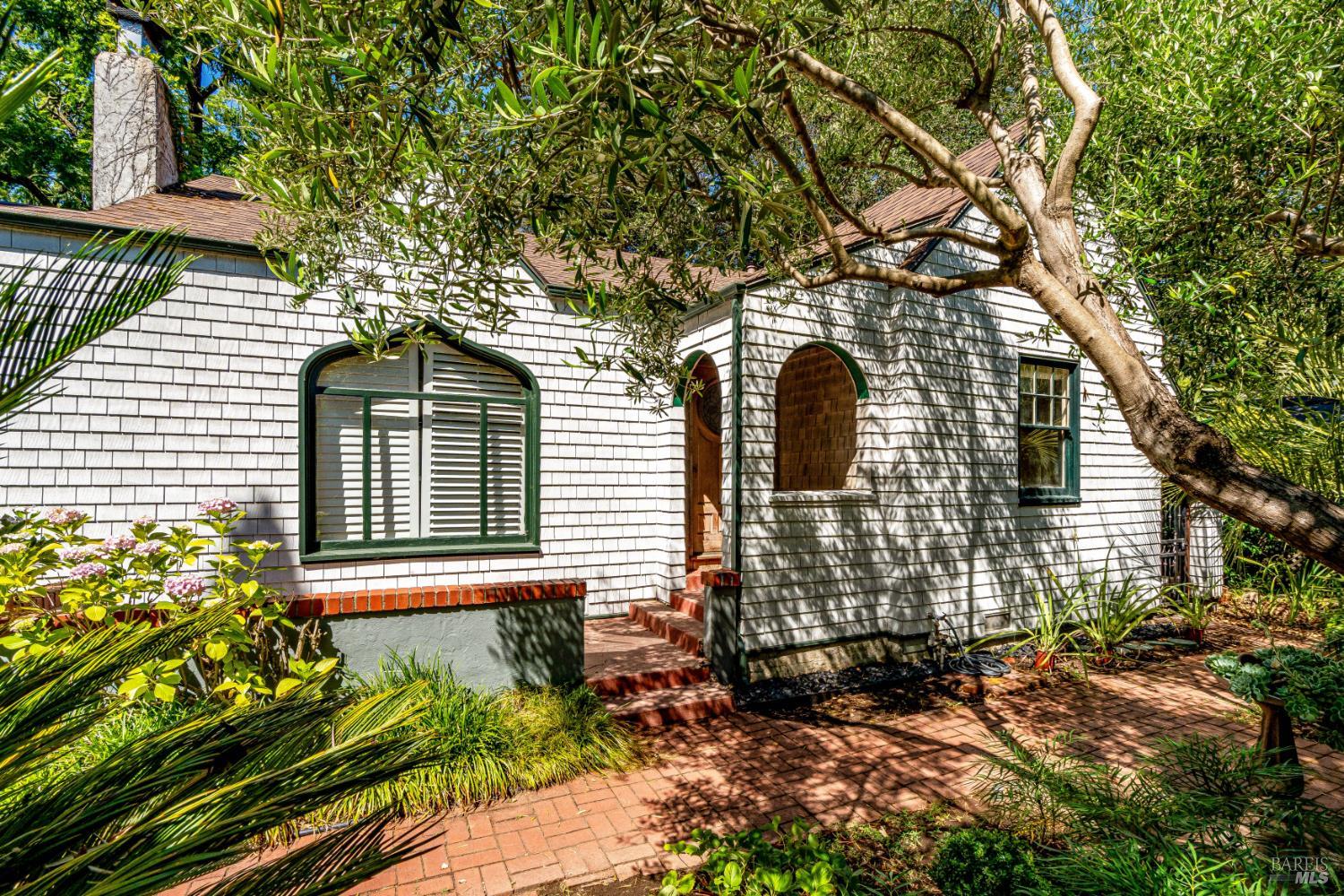6641-6641A Yount Street Yountville CA 94599