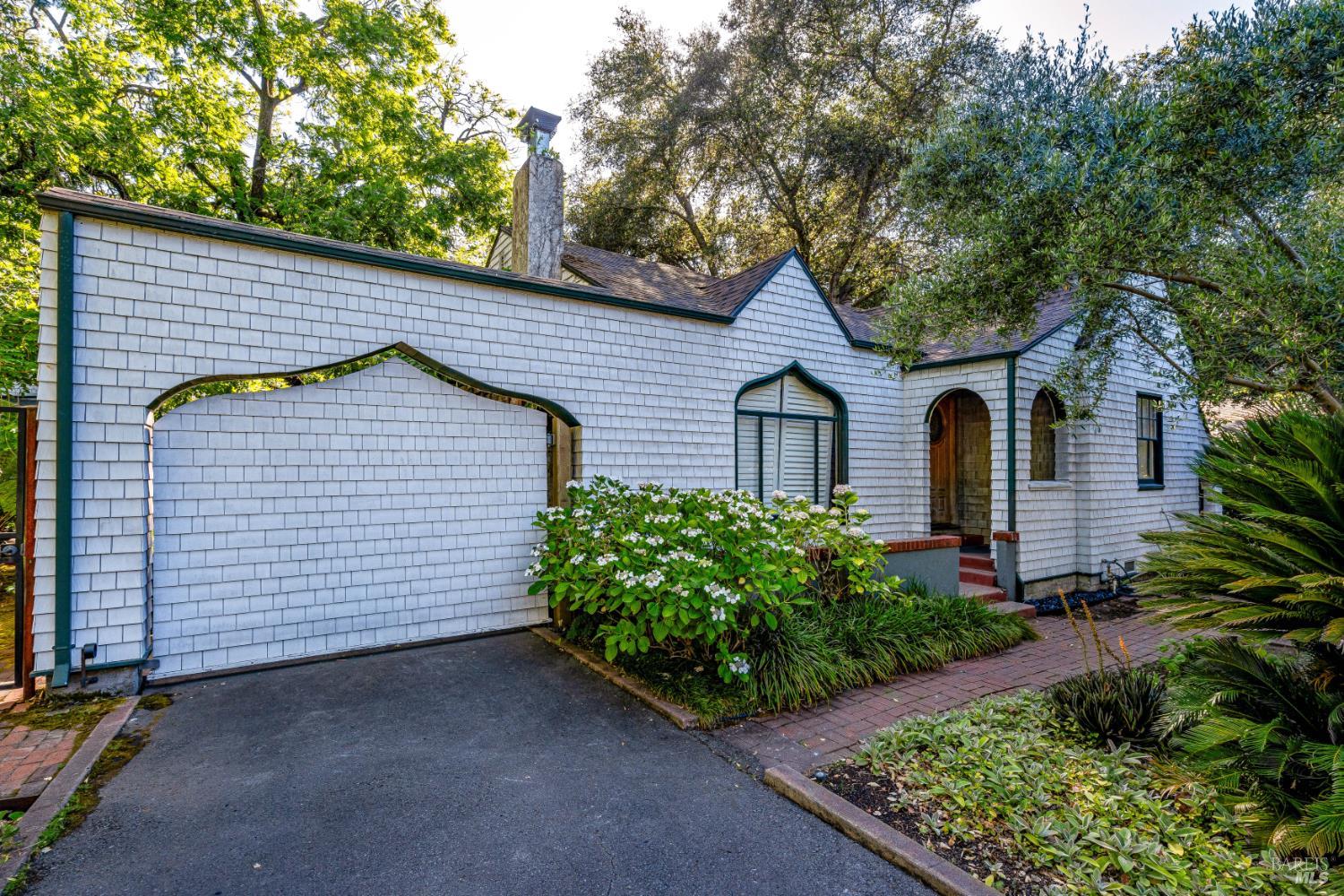 6641-6641A Yount Street Yountville CA 94599
