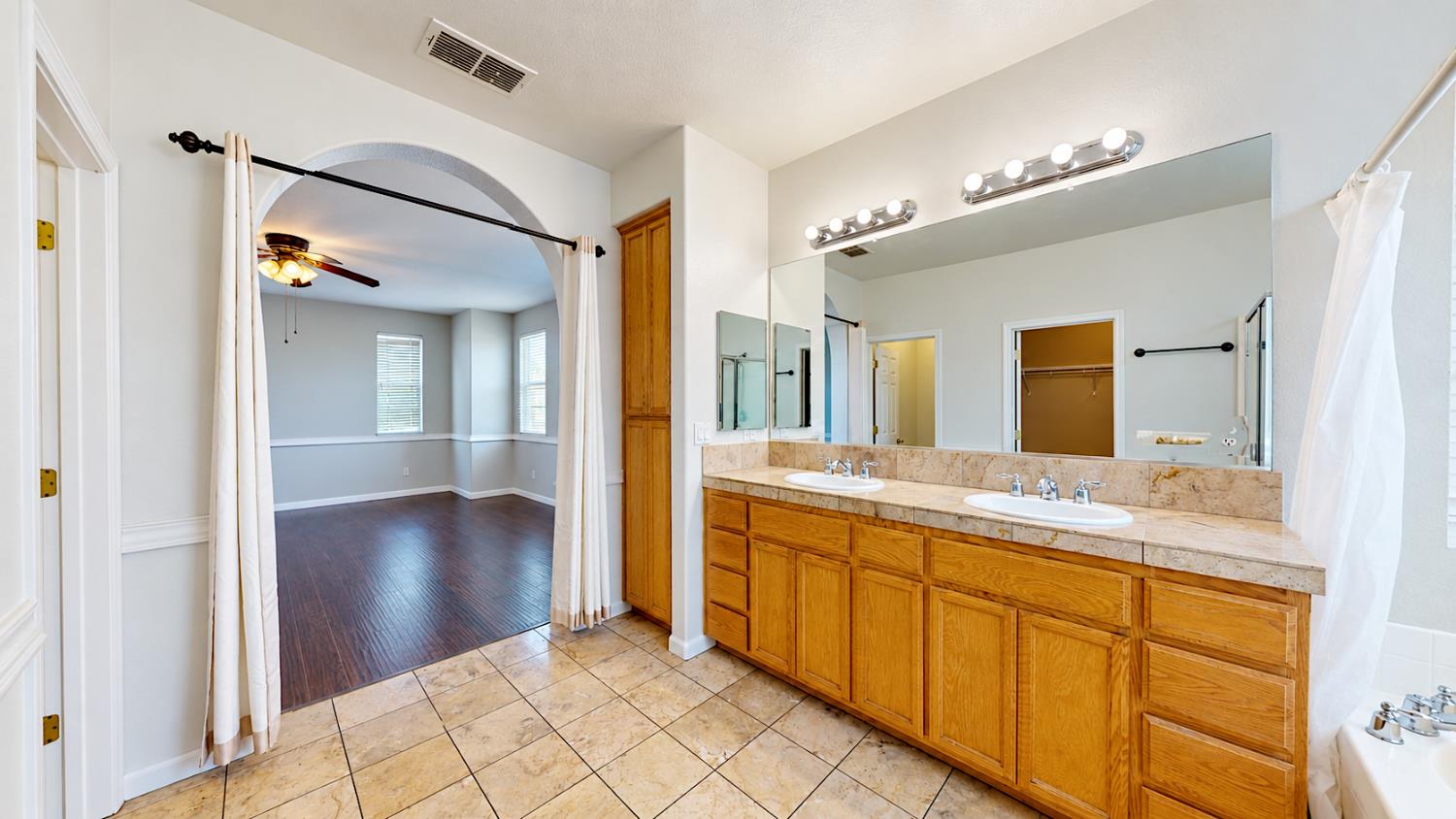 3818 Red Oak Lane Stockton CA 95205
