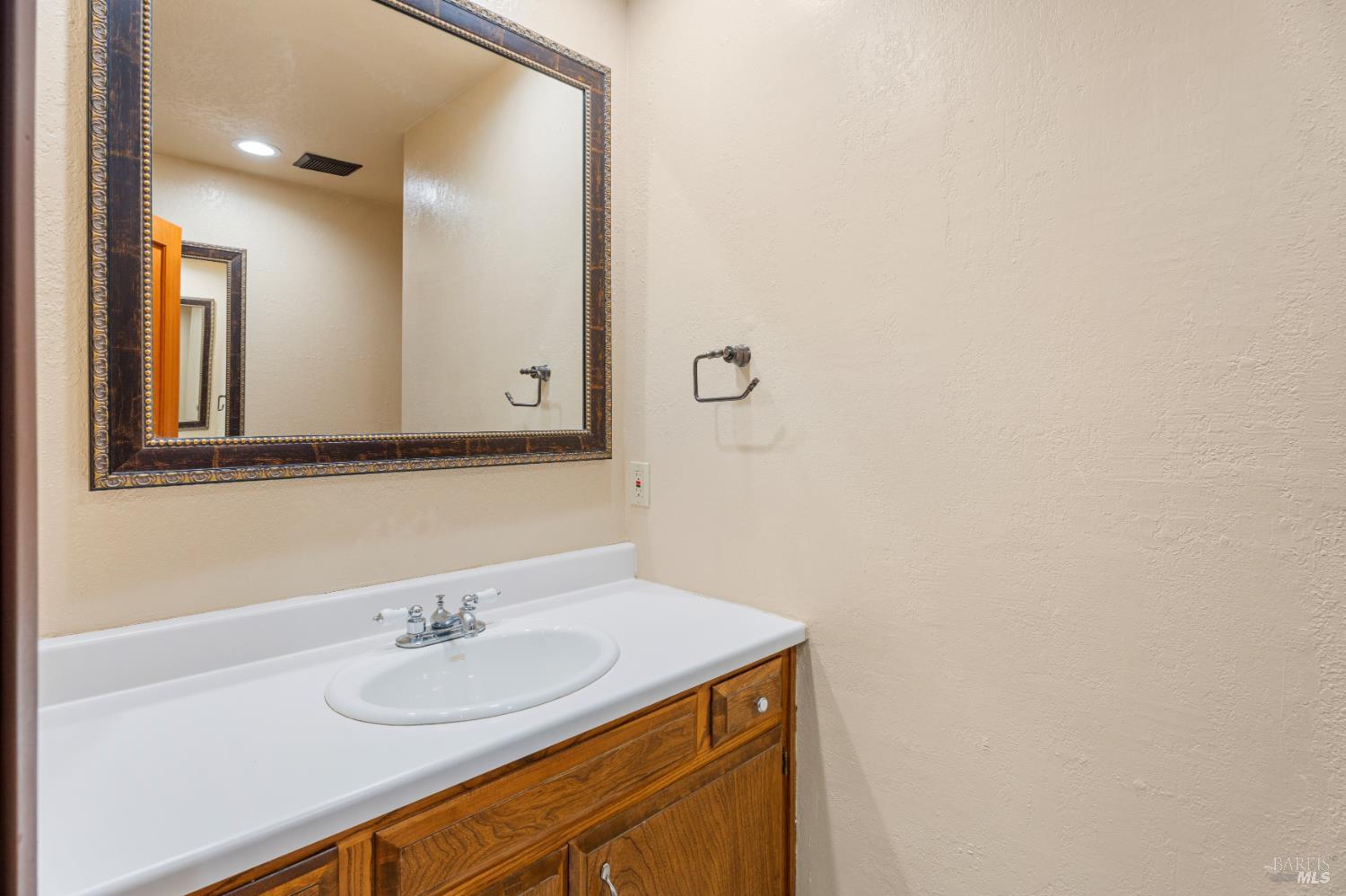 888 Watson Road Ukiah CA 95482