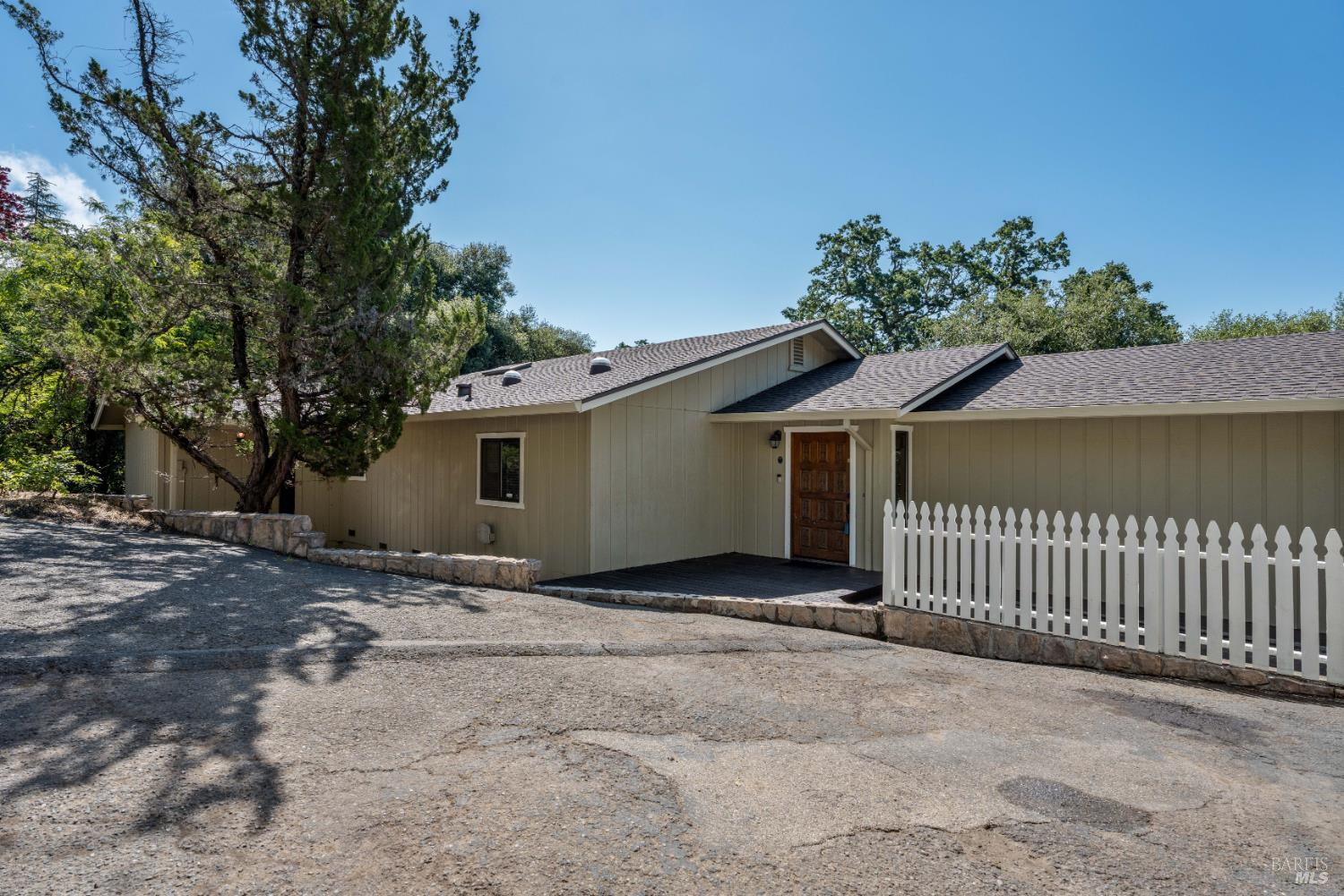 888 Watson Road Ukiah CA 95482