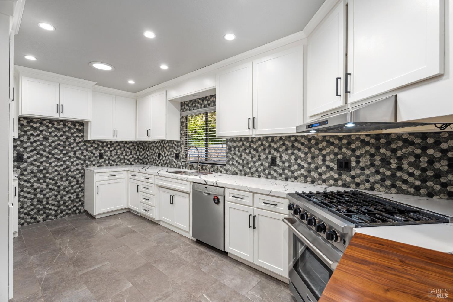 888 Watson Road Ukiah CA 95482